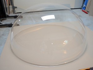 Demi-Sphere (Bulle) Plexiglass réalisée par soufflage de 1800 mm de diamètre.